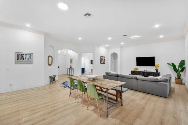  Residence photo 11