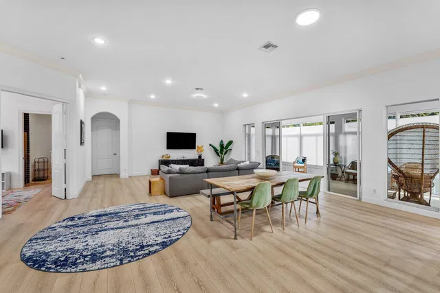  Residence photo 12