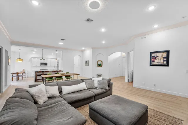 Residence photo 14