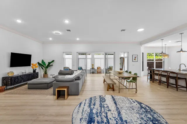  Residence photo 17