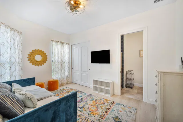  Residence photo 22