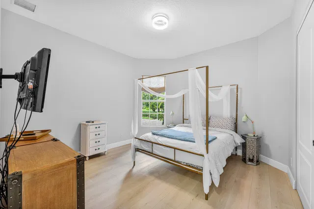  Residence photo 24