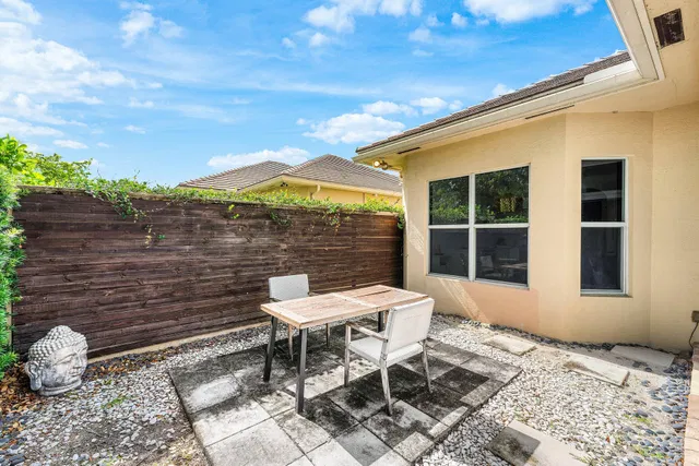  Residence photo 33