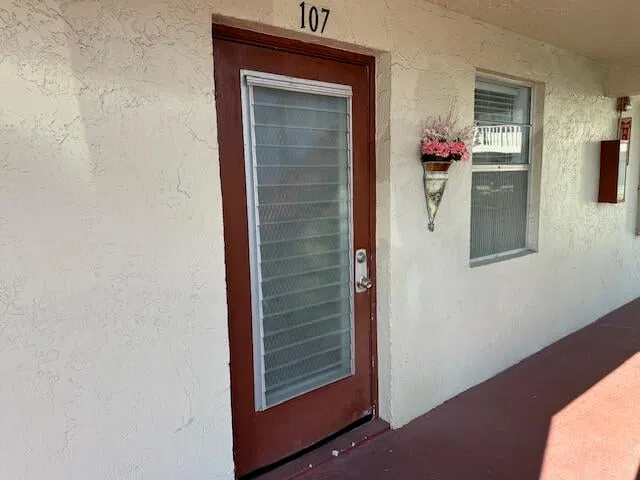Unit 107 photo 2