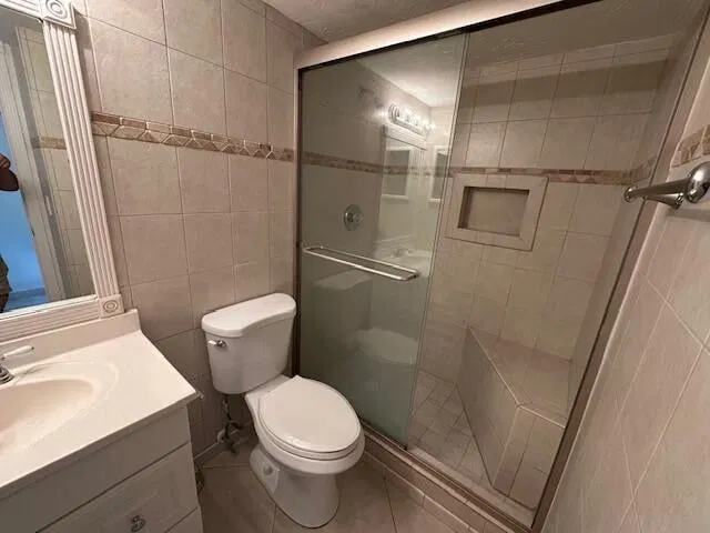 Unit 107 photo 8