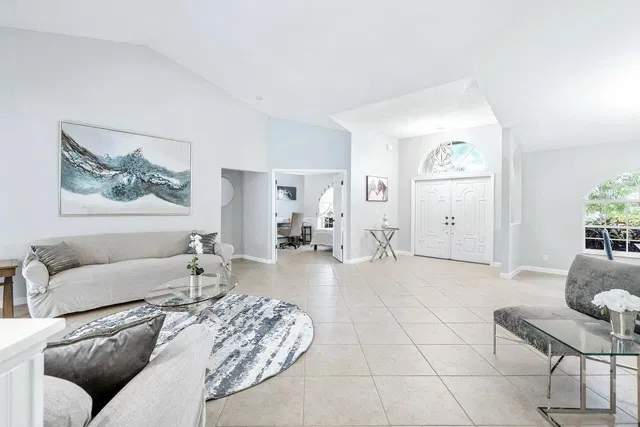 Residence photo 2