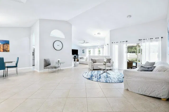 Residence photo 6