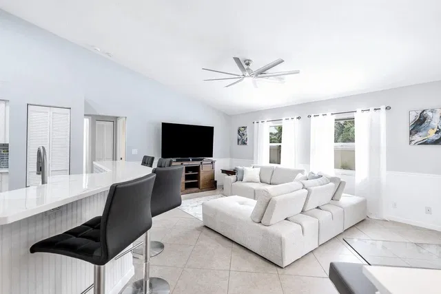 Residence photo 11