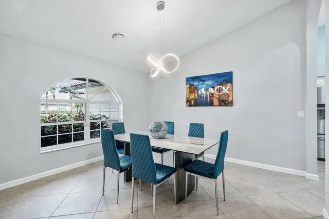Residence photo 12
