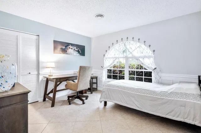 Residence photo 32