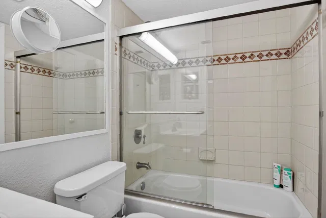 Unit B-2 photo 19