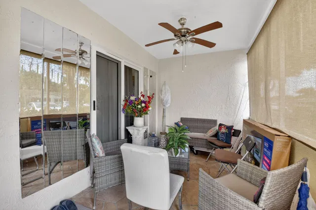 Residence photo 3