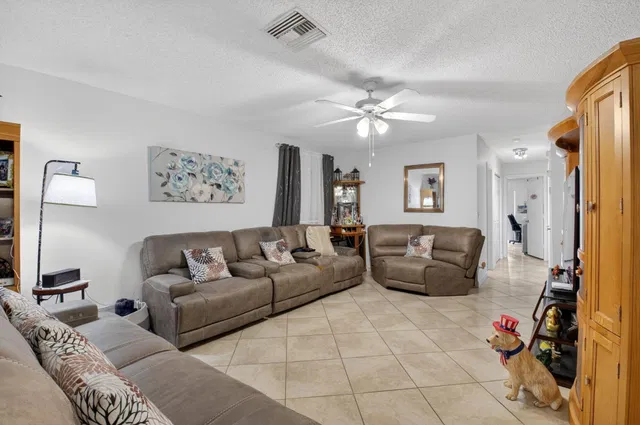 Residence photo 5