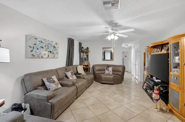 Residence photo 6