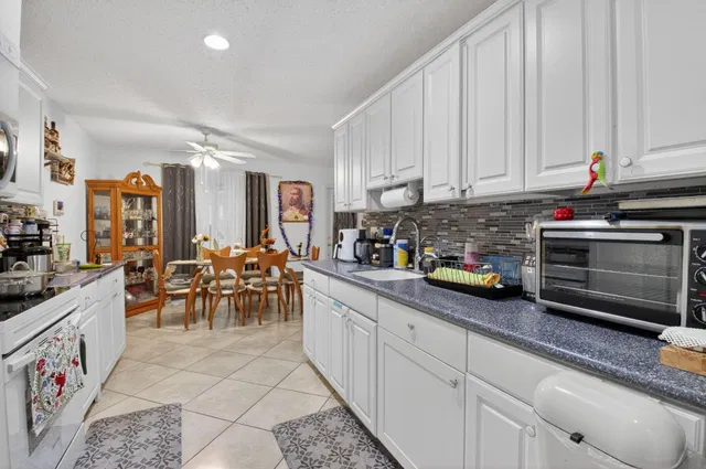 Residence photo 12
