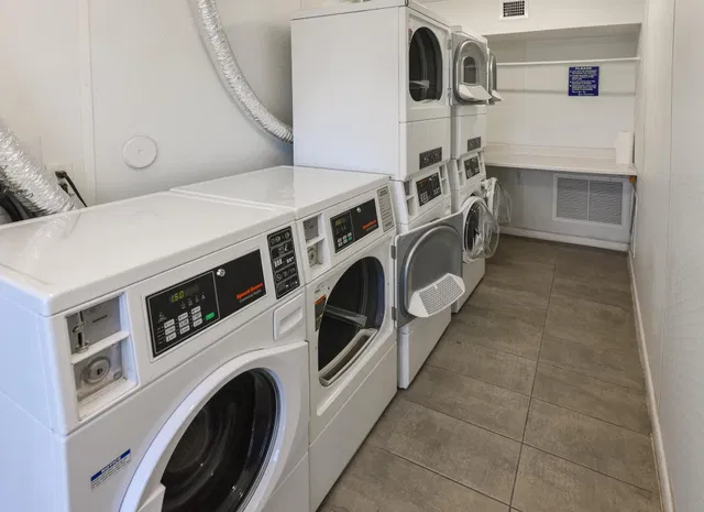 Unit 3070 photo 42