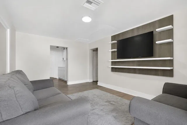 Residence photo 6