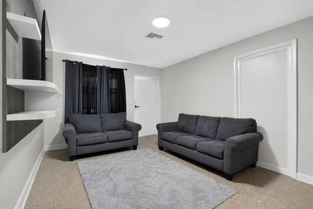 Residence photo 8