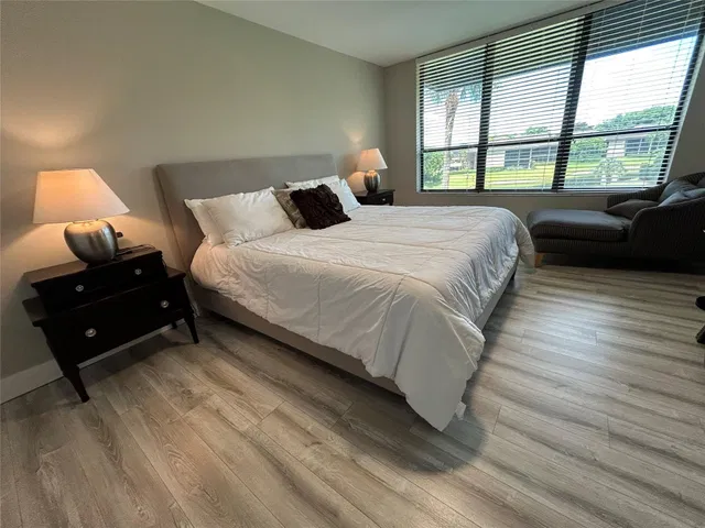  Residence photo 6