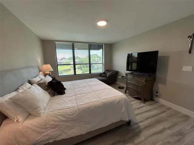  Residence photo 8