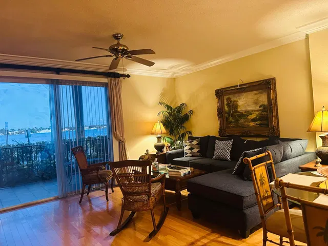 Flagler Pointe Unit 101 photo 8