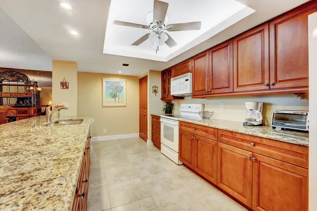 Unit 9202 photo 8