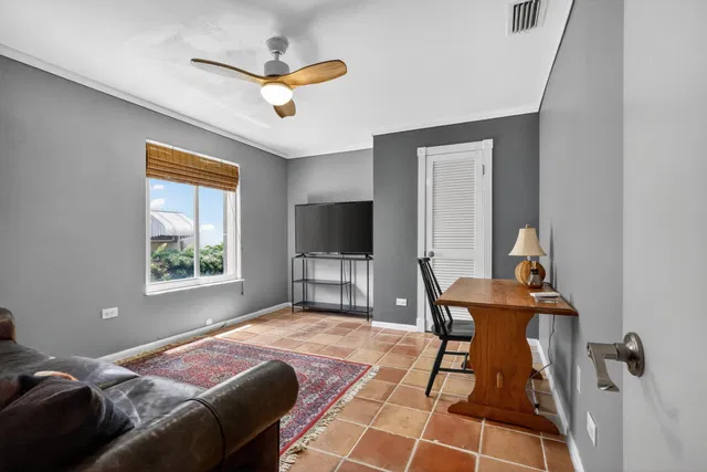  Residence photo 26
