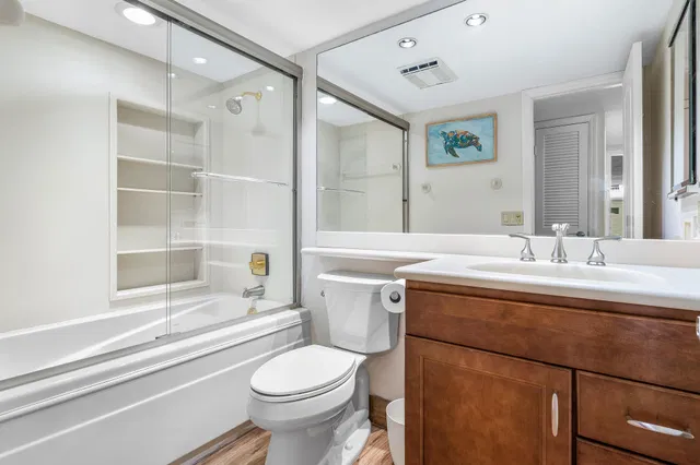 Unit 154 photo 18