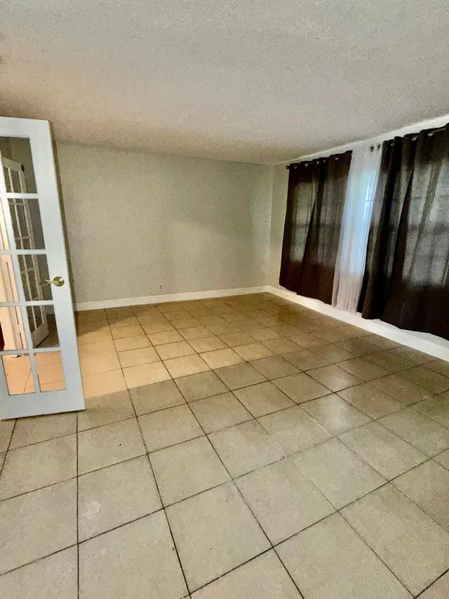 Residence photo 5