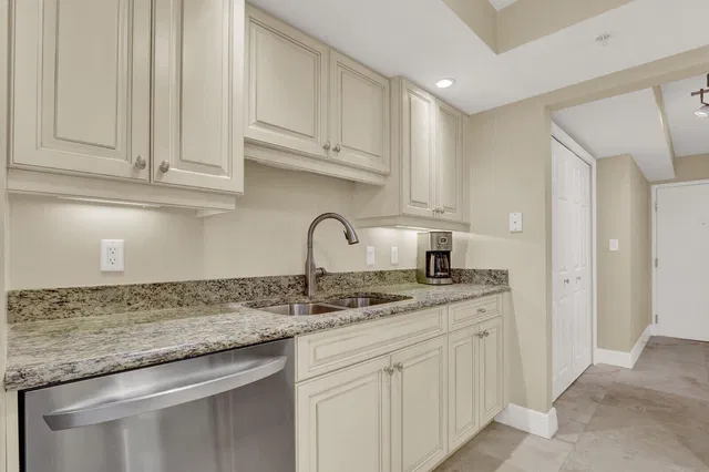 Tiara Singer Island Unit 7h photo 15