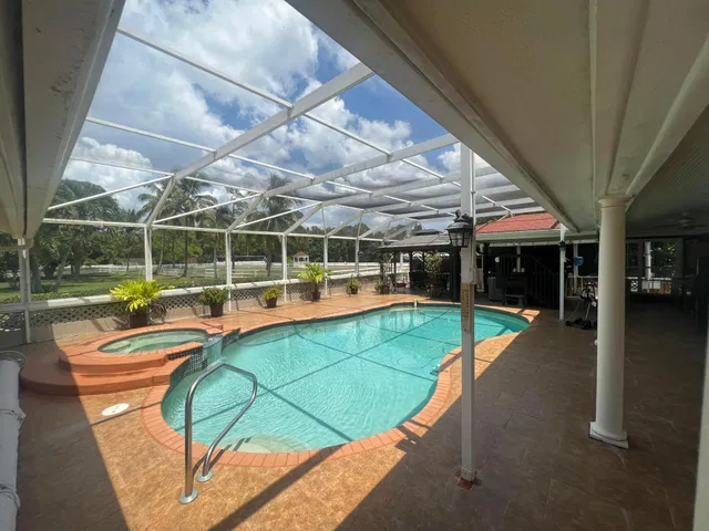 Residence photo 18