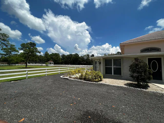Residence photo 23
