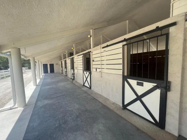 Residence photo 33