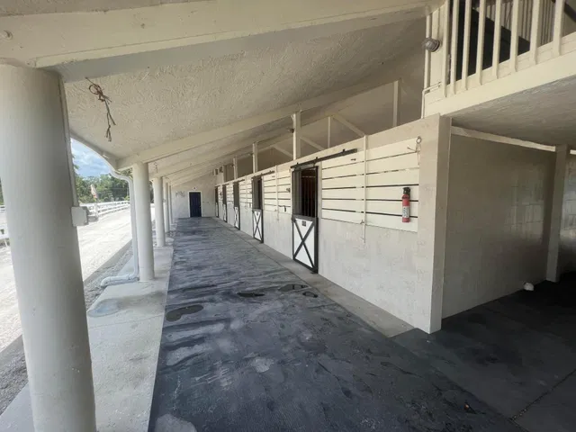 Residence photo 42
