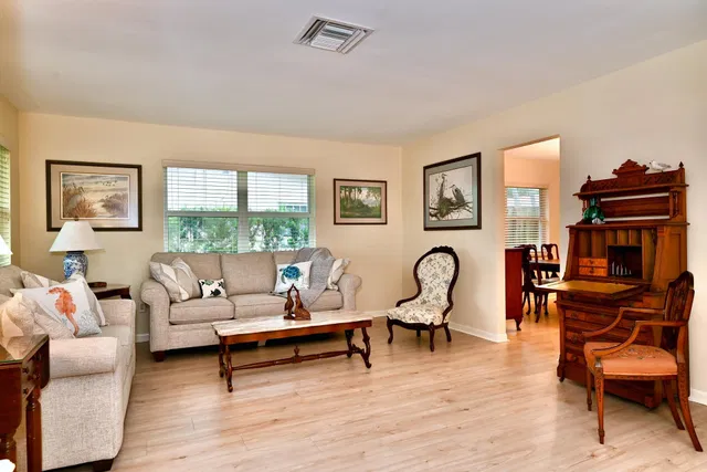 SoSo West Palm Beach Residence photo 5