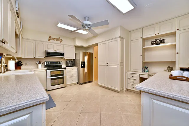 SoSo West Palm Beach Residence photo 11