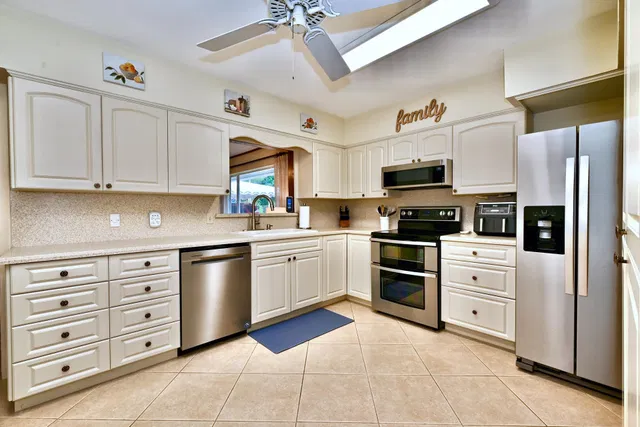 SoSo West Palm Beach Residence photo 12