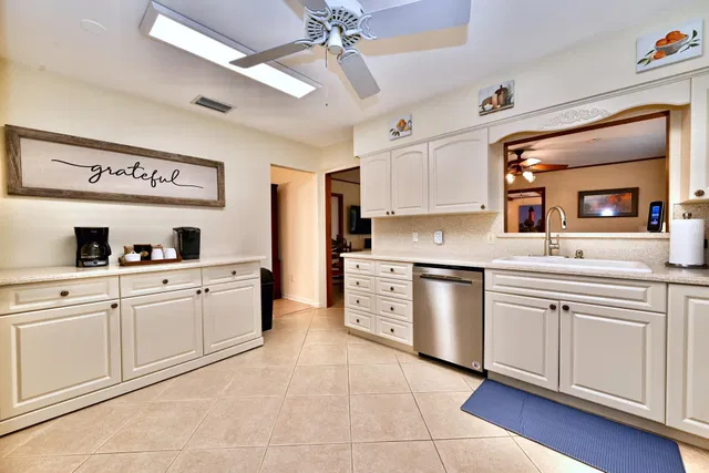 SoSo West Palm Beach Residence photo 13