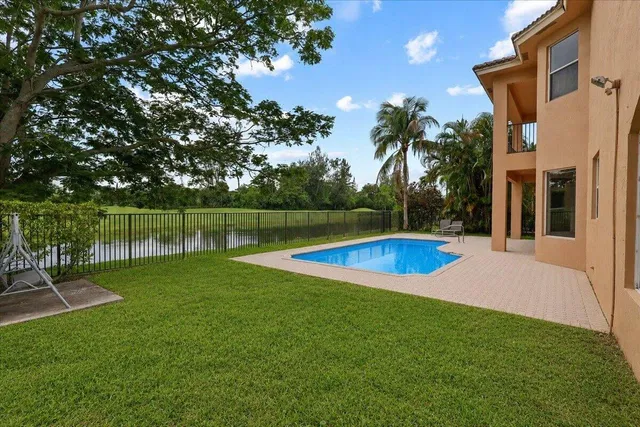Residence photo 8