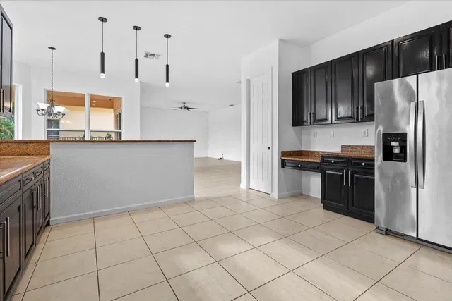 Residence photo 17