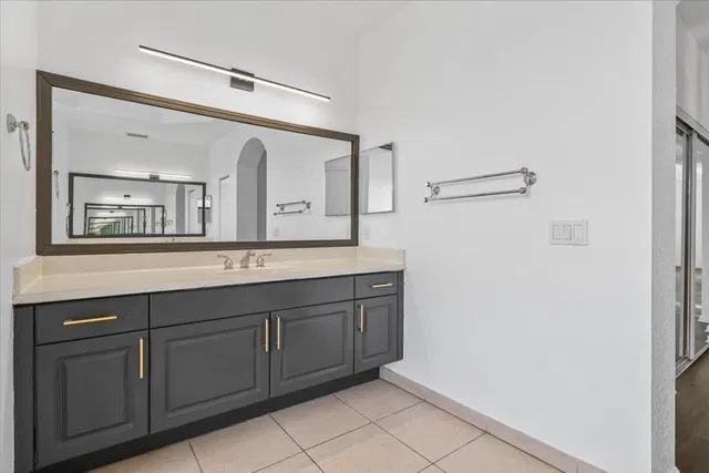 Residence photo 48
