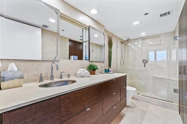  Unit D603 photo 14