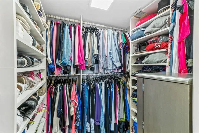 Unit D603 photo 16