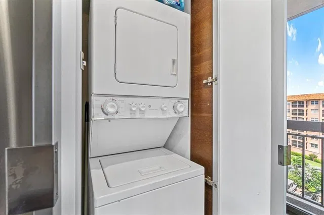  Unit D603 photo 17