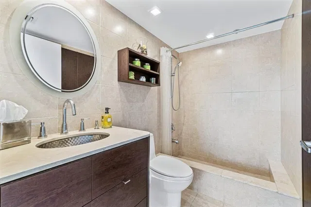  Unit D603 photo 20