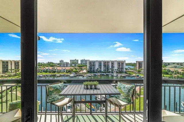  Unit D603 photo 26