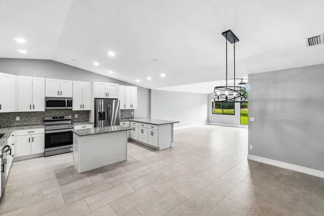 Residence photo 6