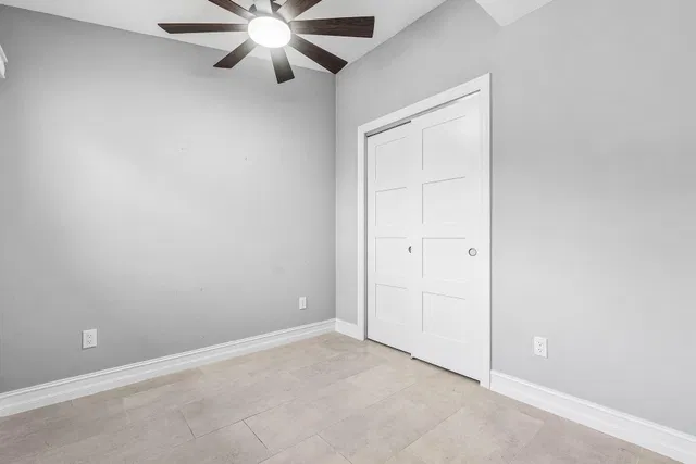 Residence photo 16