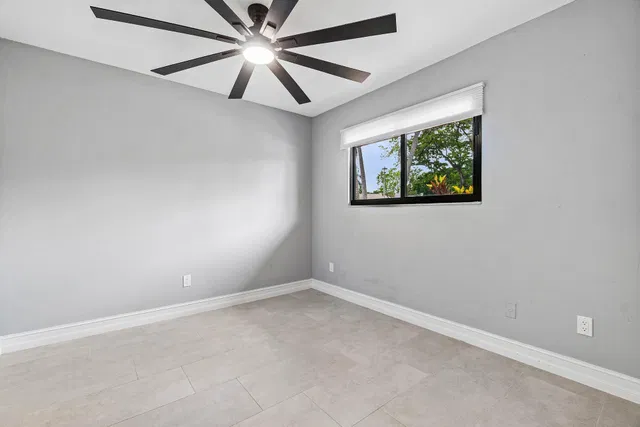 Residence photo 19