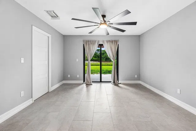Residence photo 28